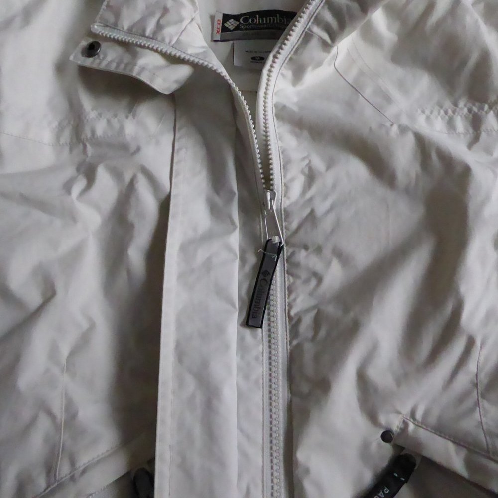 Columbia Packable Jacket - Picture 4 of 6